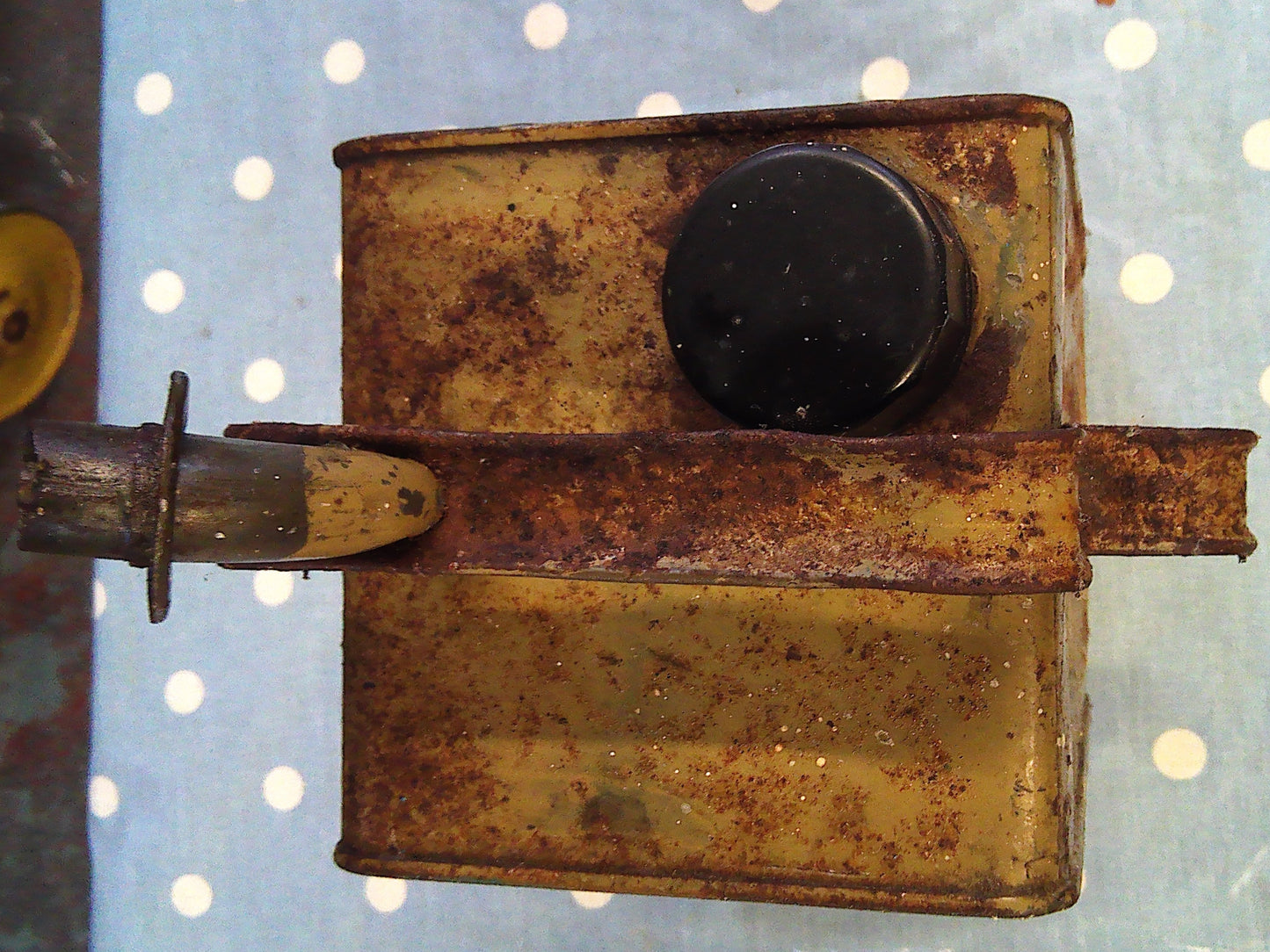 Vintage Valor oil can yellow brown