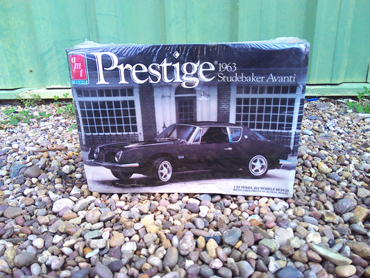Studebaker Avanti model kit