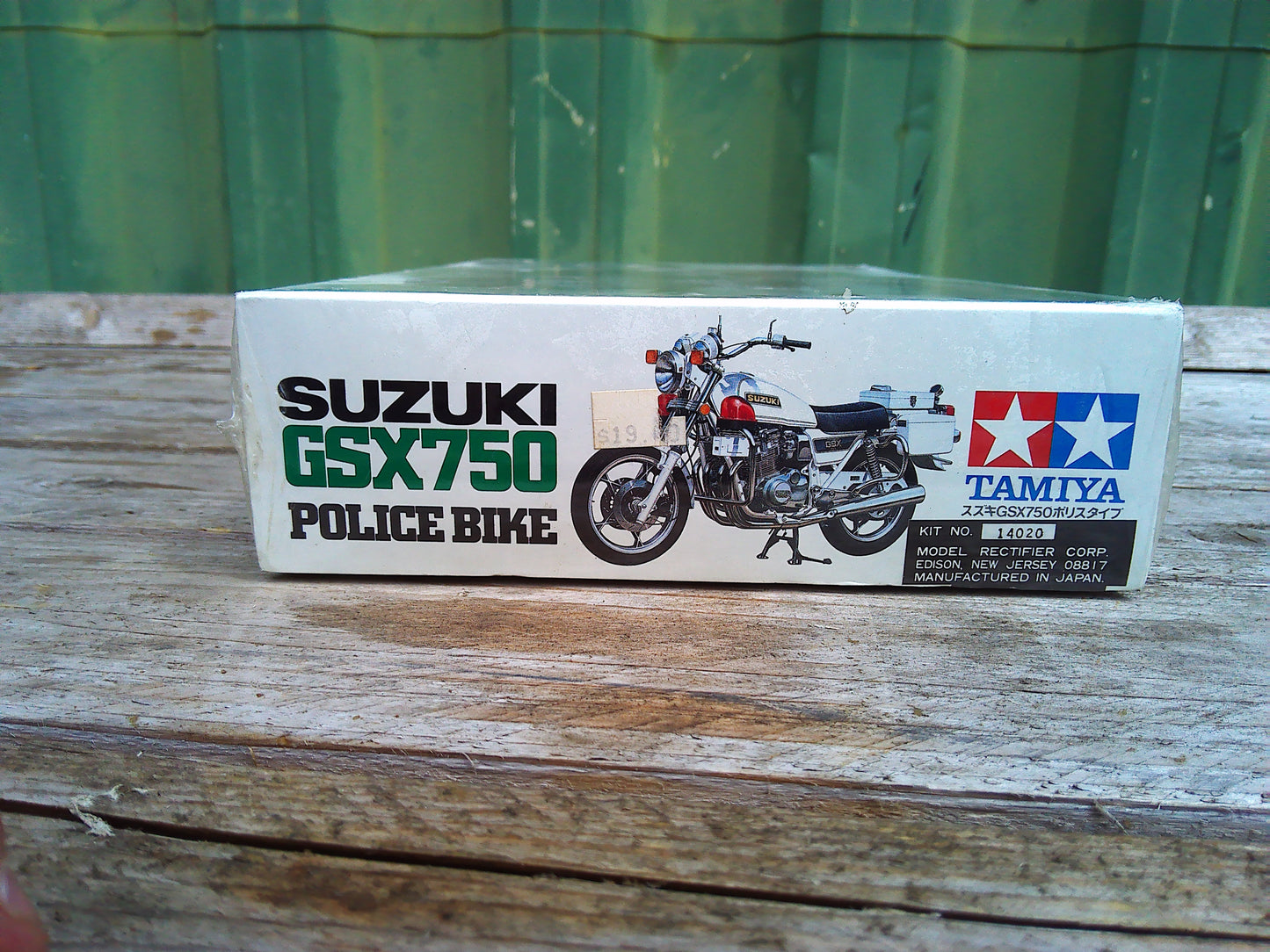Tamiya Suzuki GSX750 Police Bike 1:12 model kit