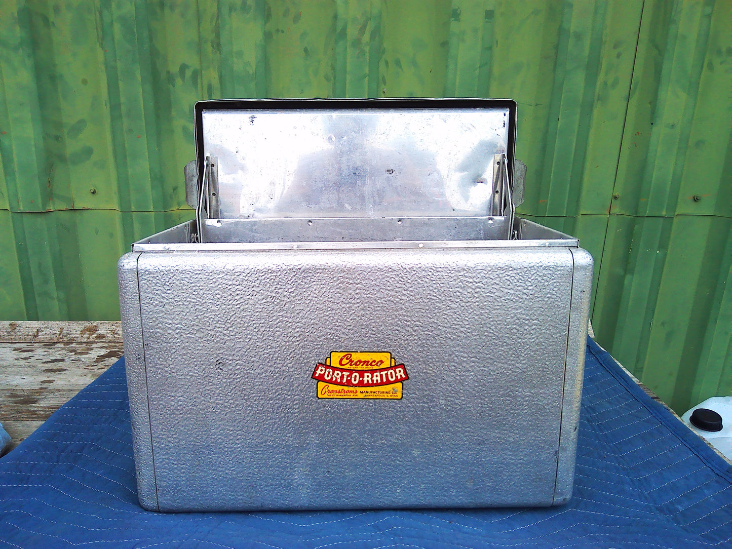 1950s Cronco port-o-rator vintage portable cooler