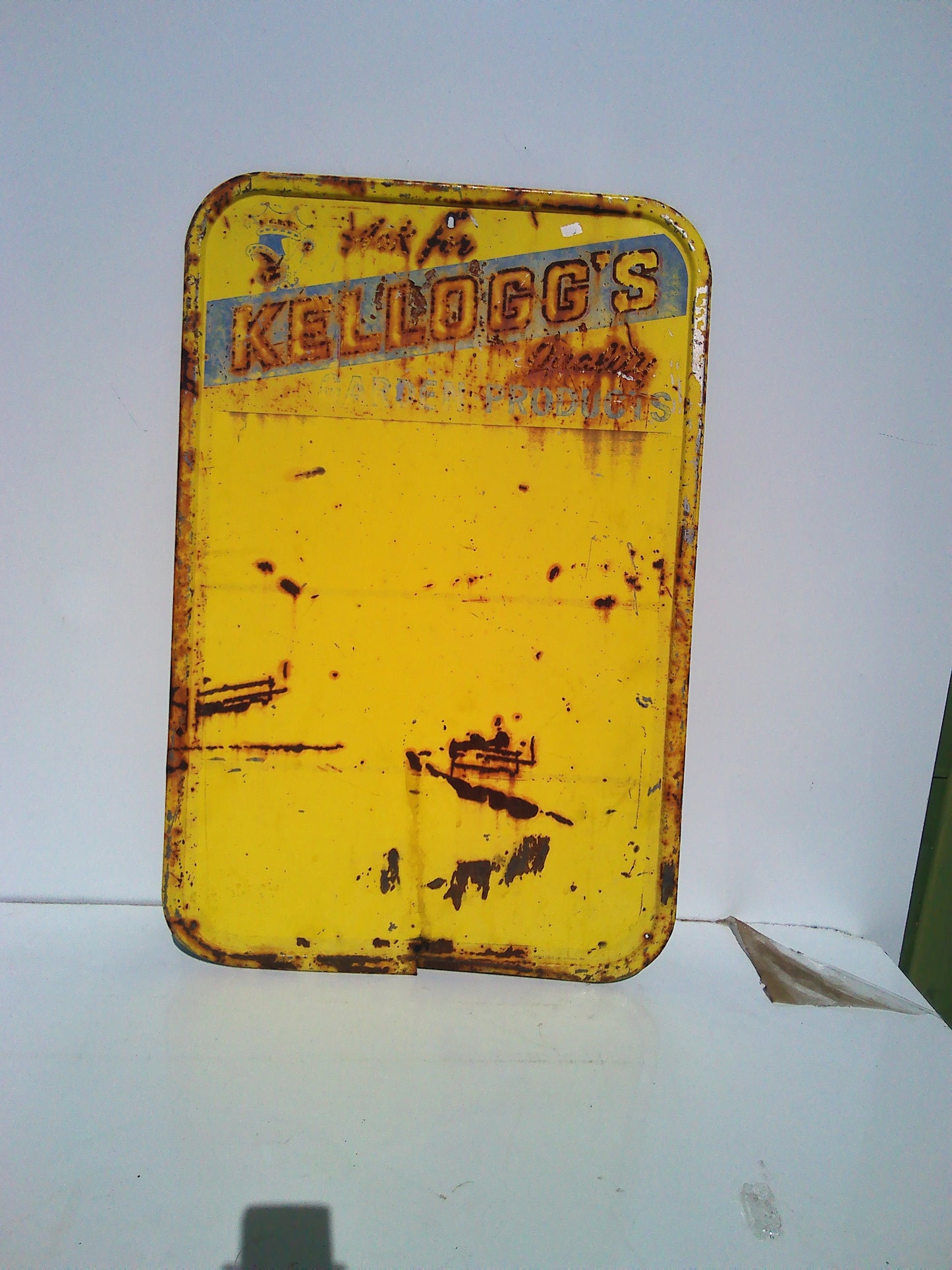 Vintage metal Kelloggs sign