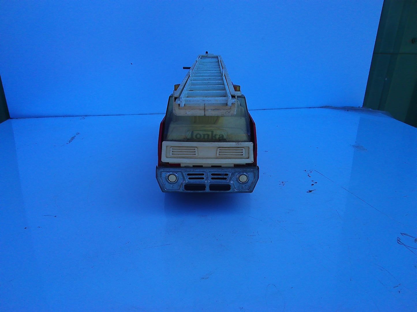 Vintage pressed metal Tonka Firetruck