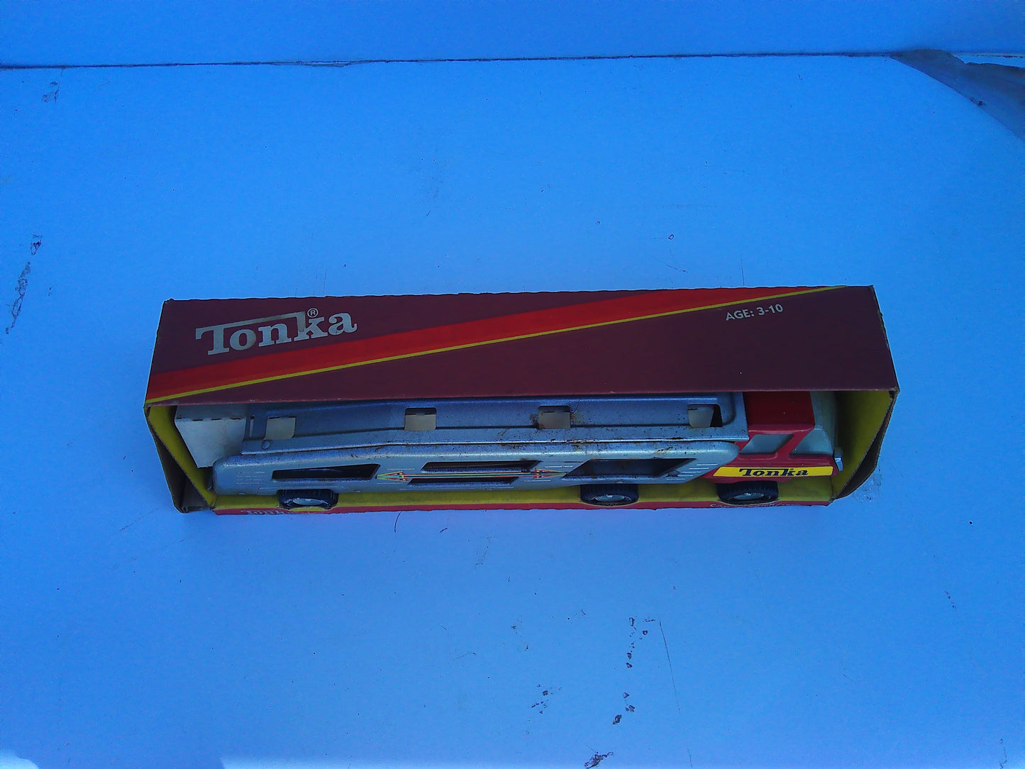 IN BOX vintage pressed metal Tonka car carrier
