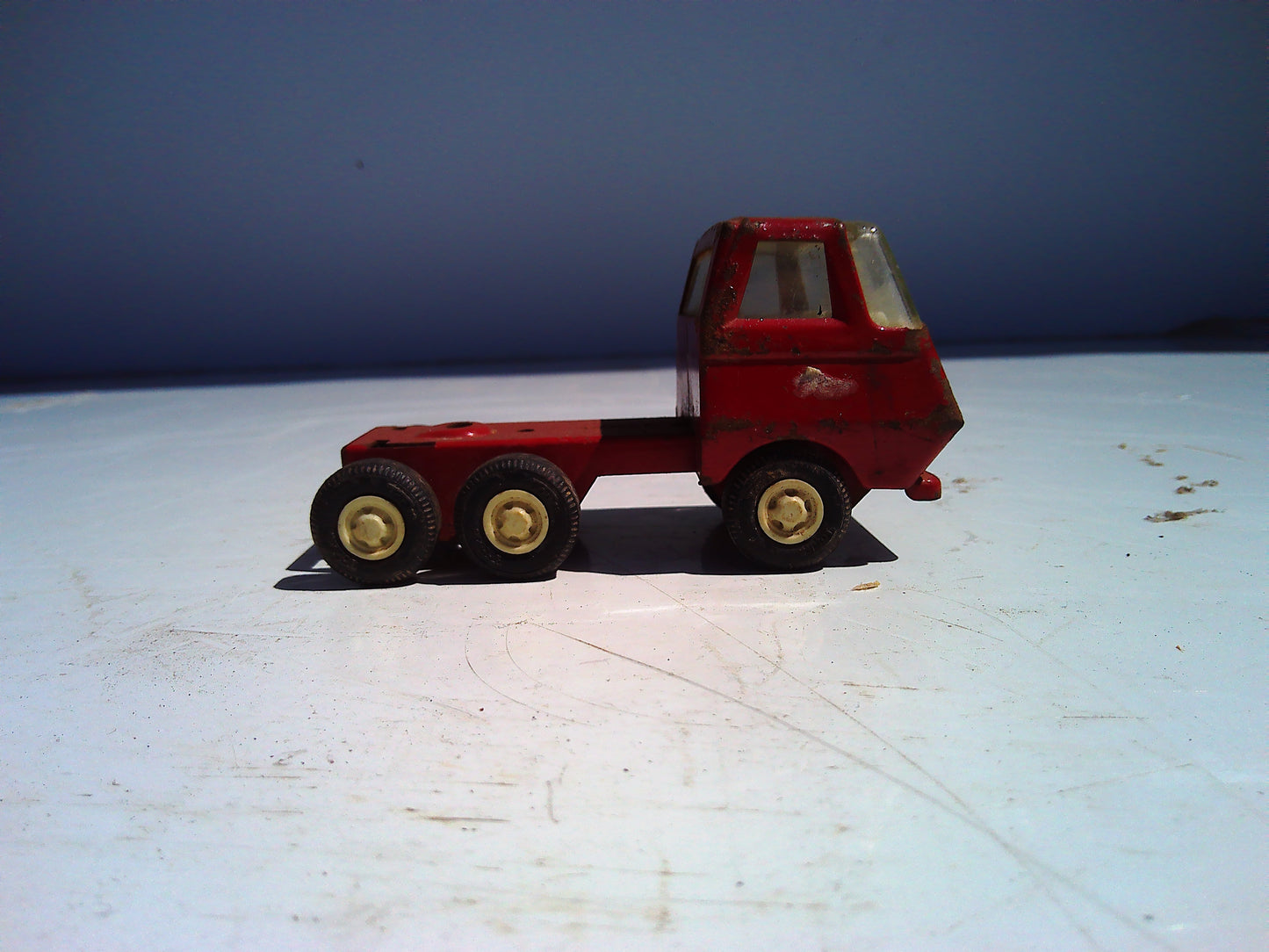 Vintage pressed metal Tonka truck toy - missing trailer
