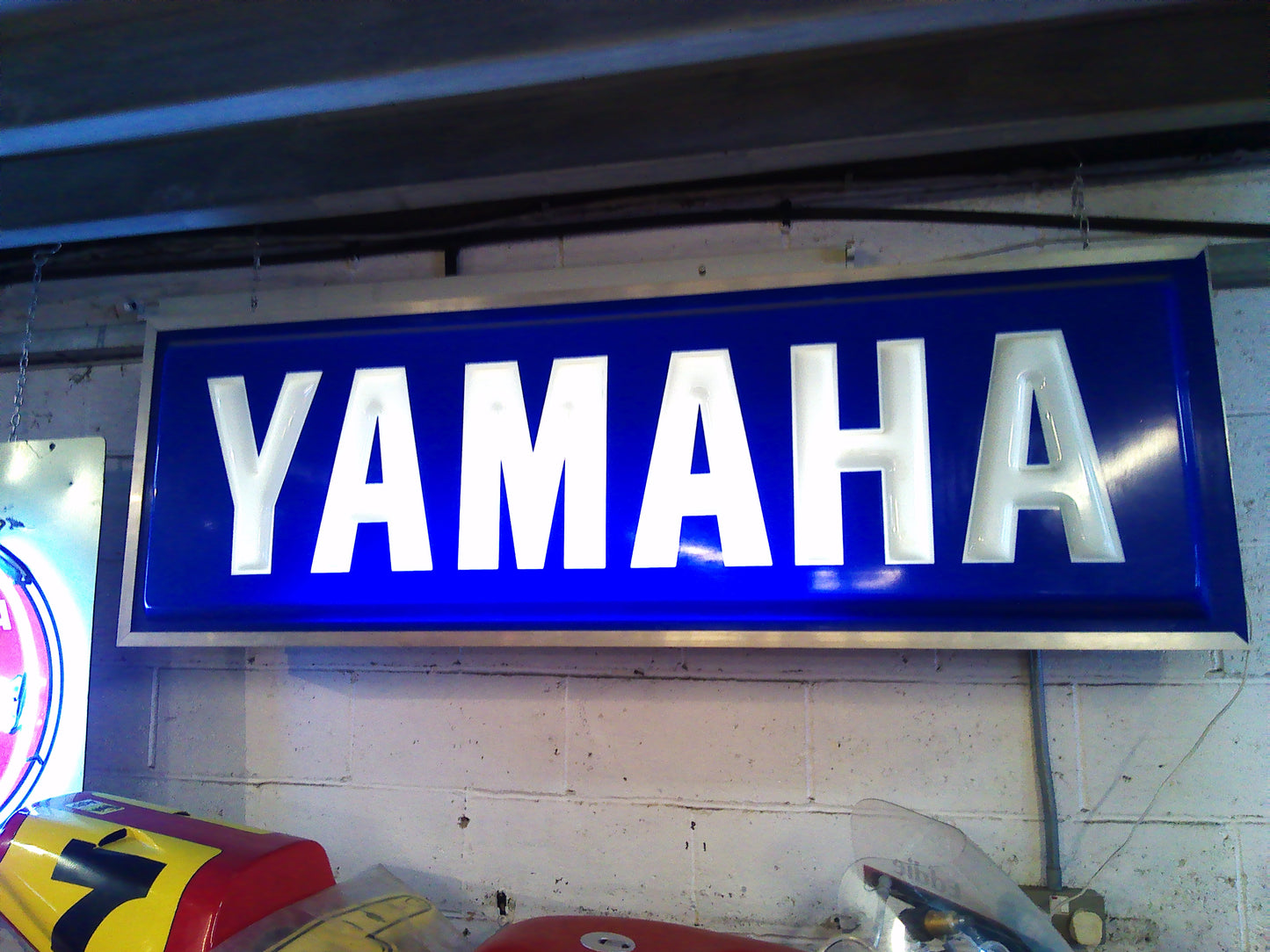 Large Yamaha light-up sign