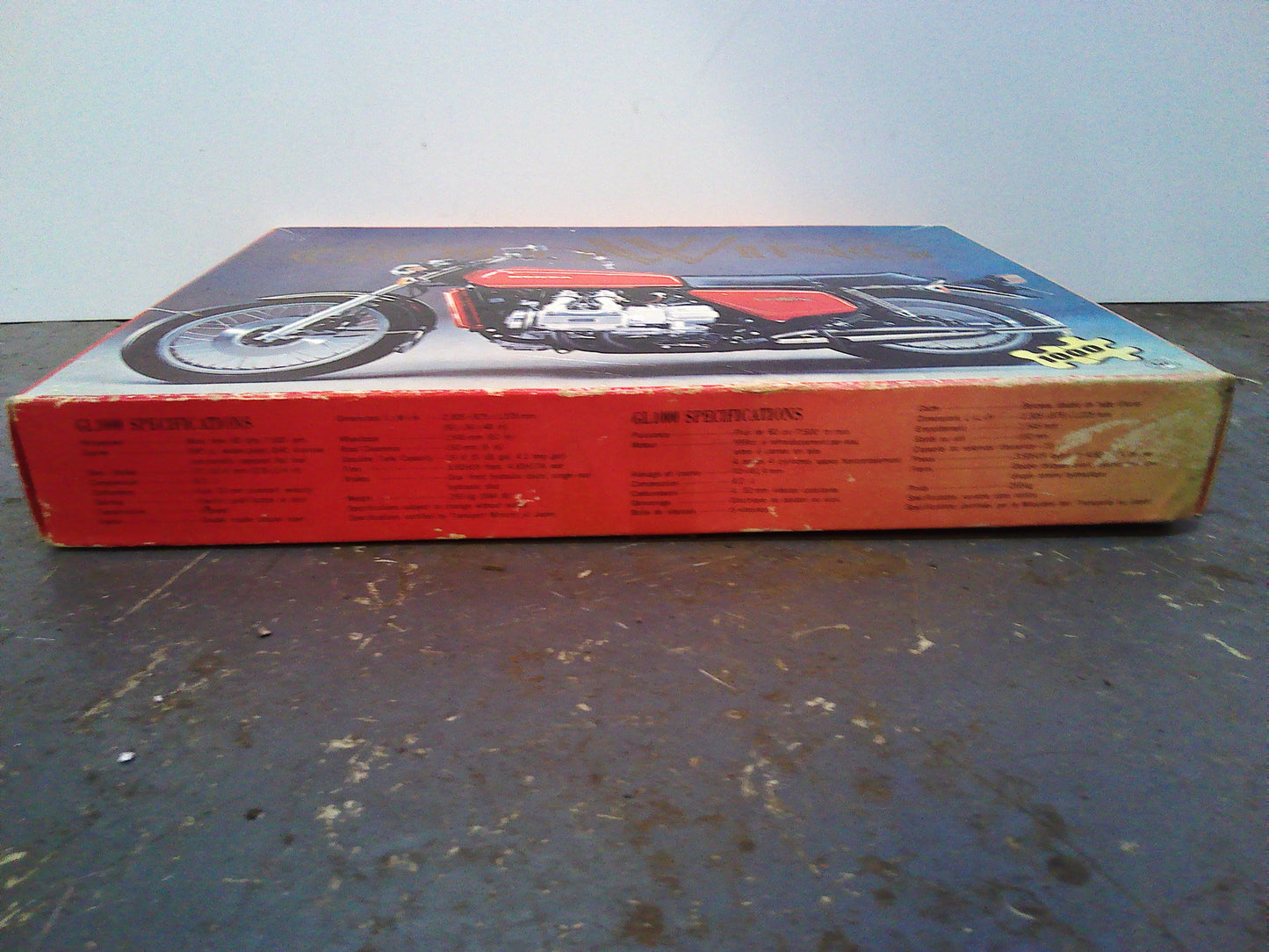 Honda GoldWing vintage 1000 piece puzzle