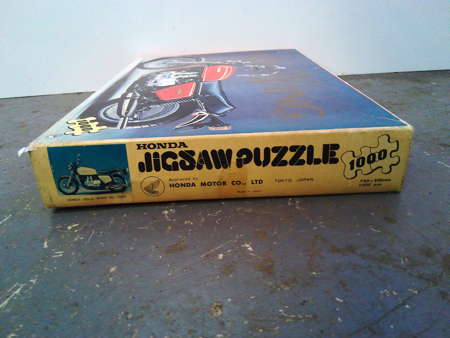 Honda GoldWing vintage 1000 piece puzzle