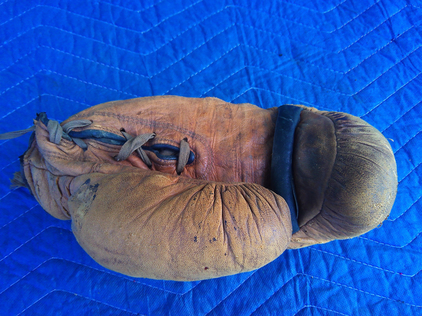 1940s Vintage Boxing Gloves