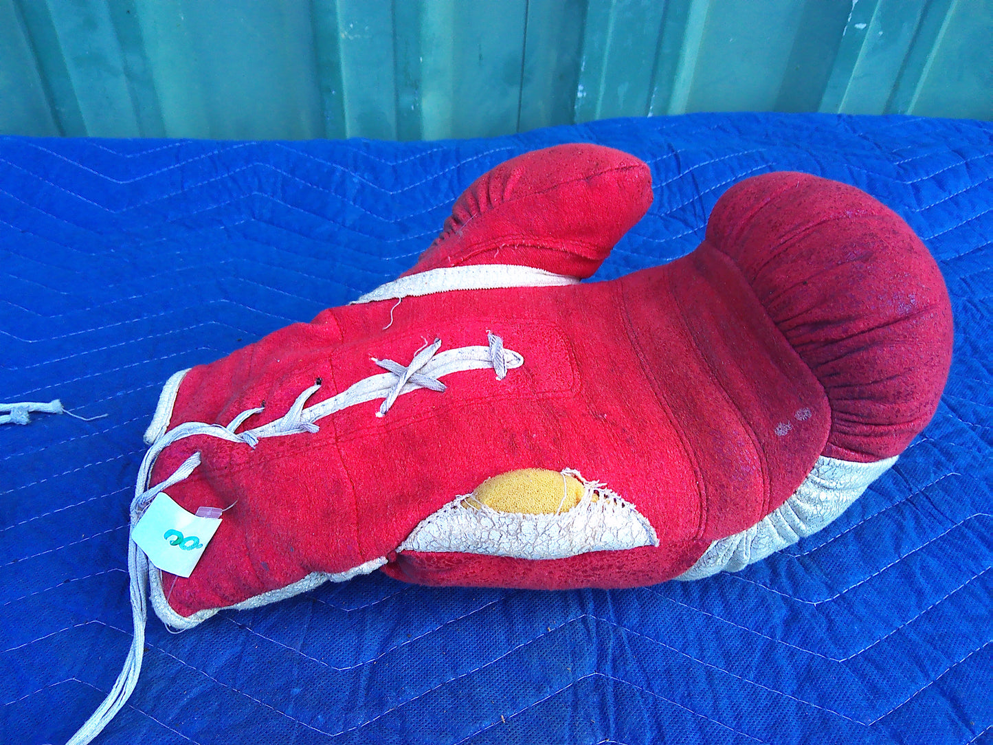 Vintage Challenger Boxing Gloves