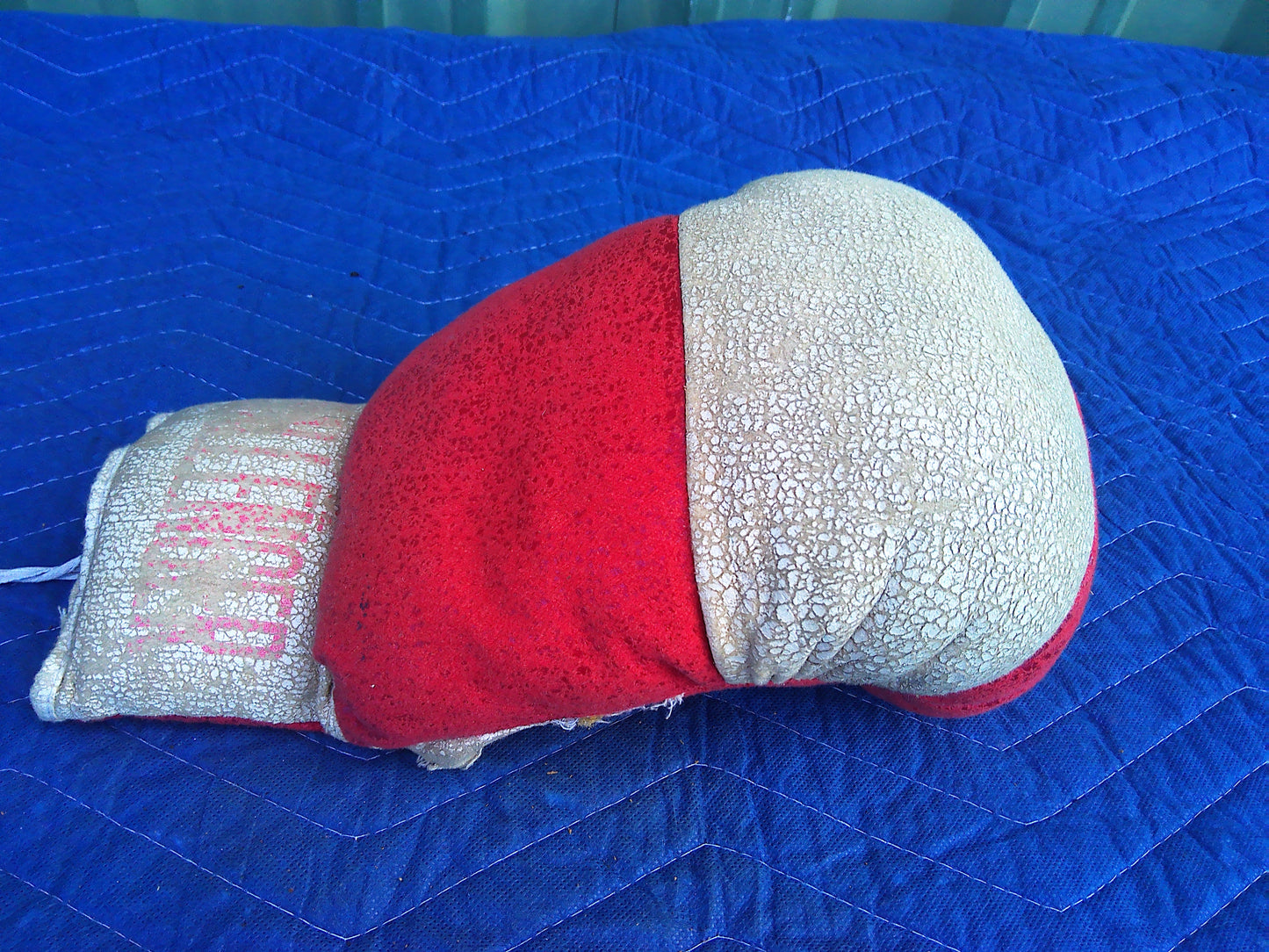 Vintage Challenger Boxing Gloves