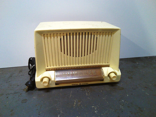 1951 General Electric Tube Radio
