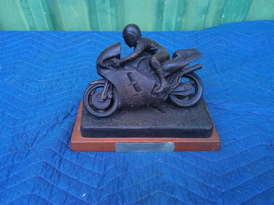 Joey Dunlop 1985 Victory at Formula 1 TT limited edition statue