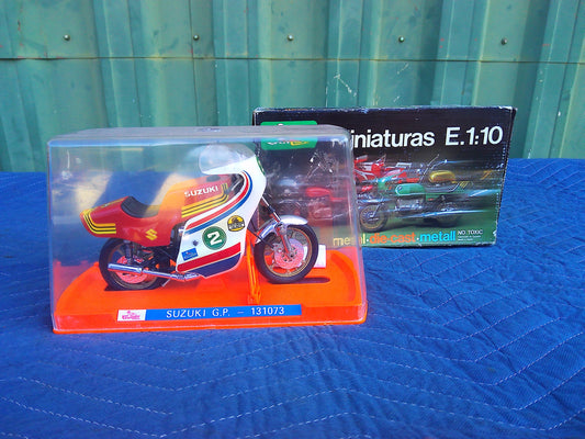 Guiloy 1:10 Scale Suzuki GP bike model