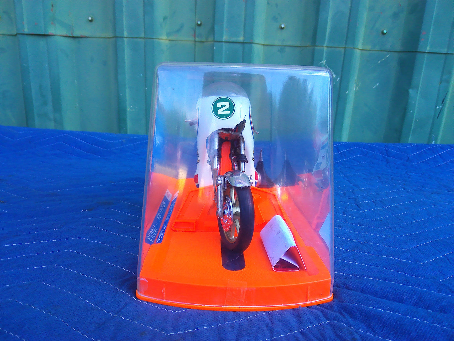 Guiloy 1:10 Scale Suzuki GP bike model