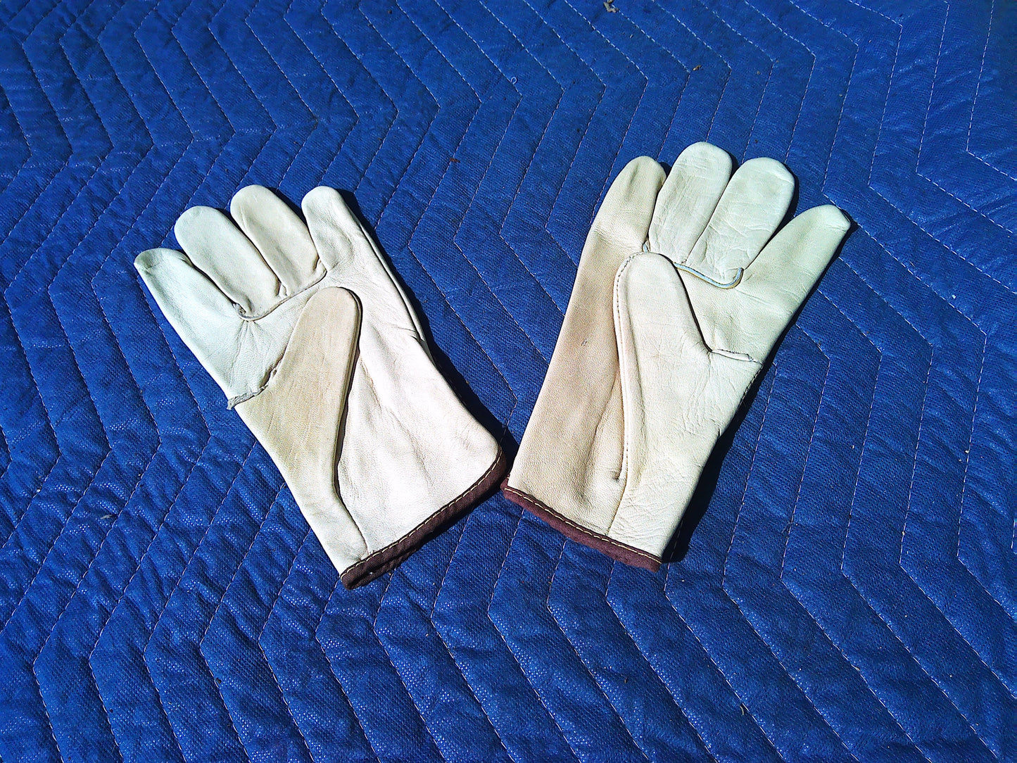 Union Pacific vintage safety gloves
