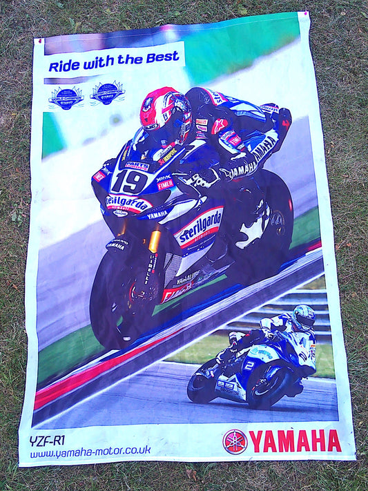 Yamaha YZF-R1 flag
