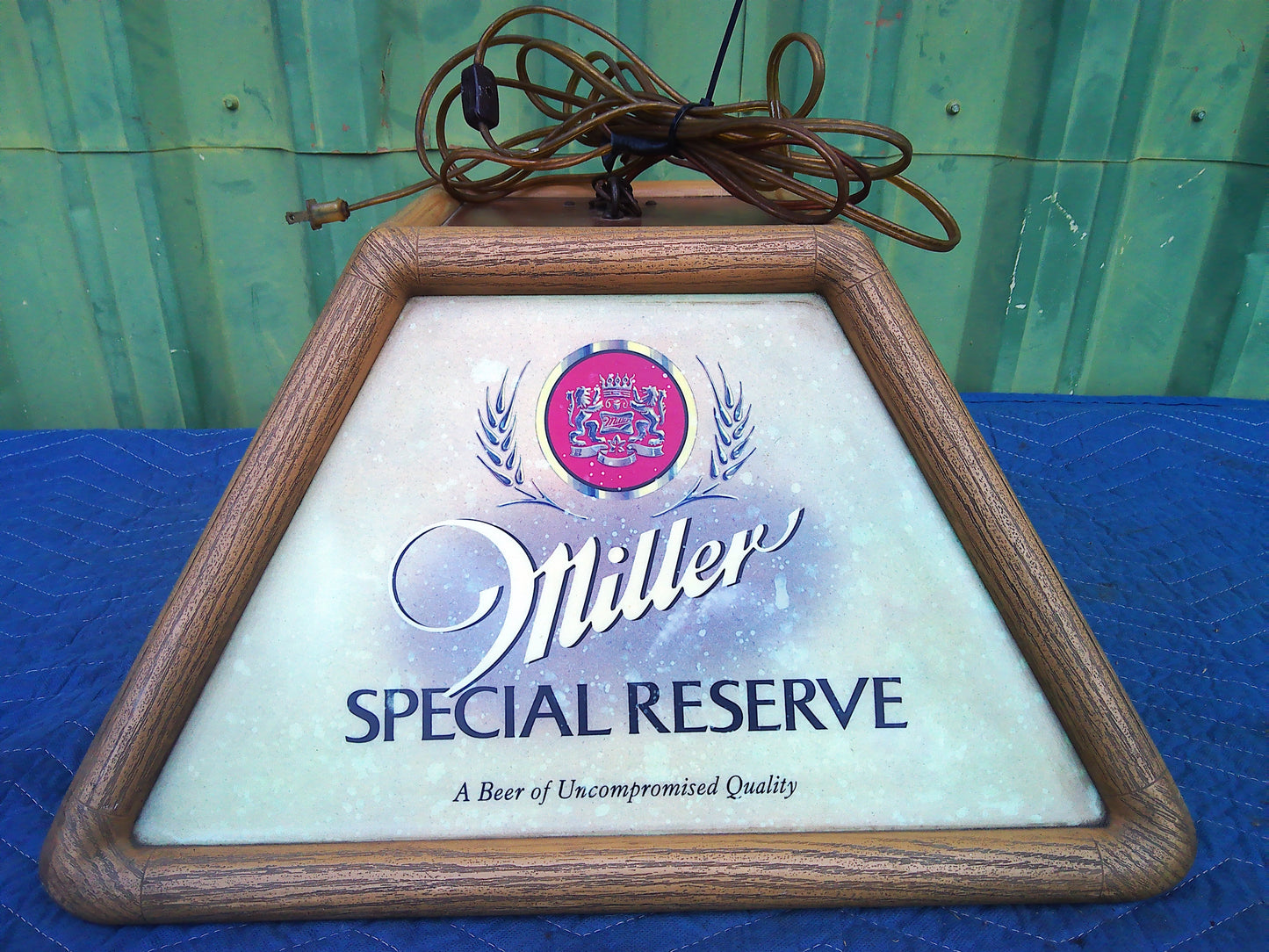 Vintage Miller Special Reserve light