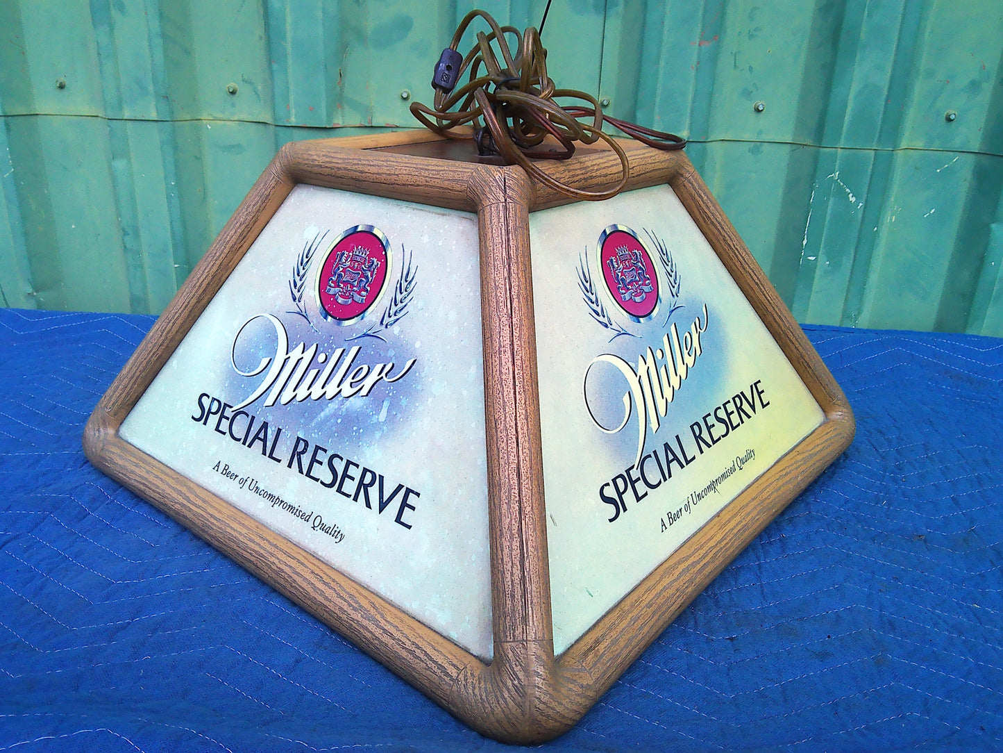 Vintage Miller Special Reserve light