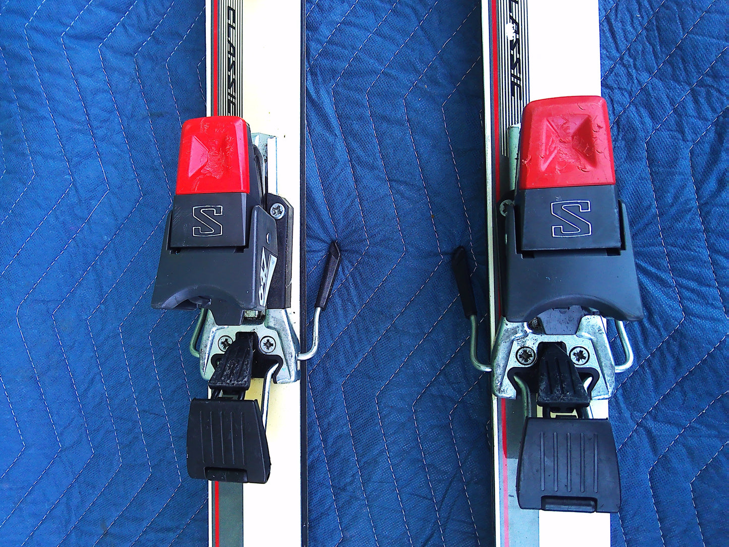 Omega Omesoft Dynastar skis with Sticks and carrying case