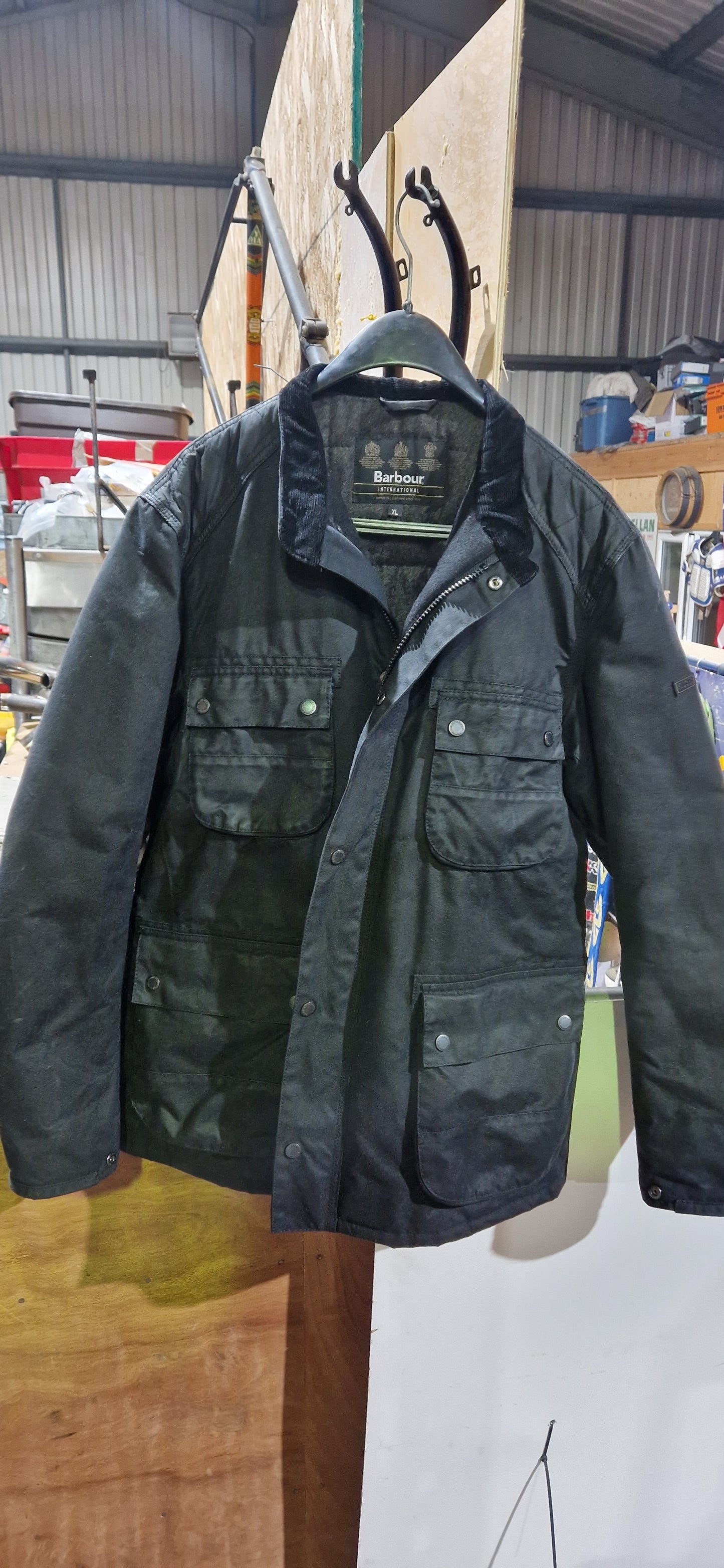 VERY NICE BARBOUR WAX JACKET LARGE