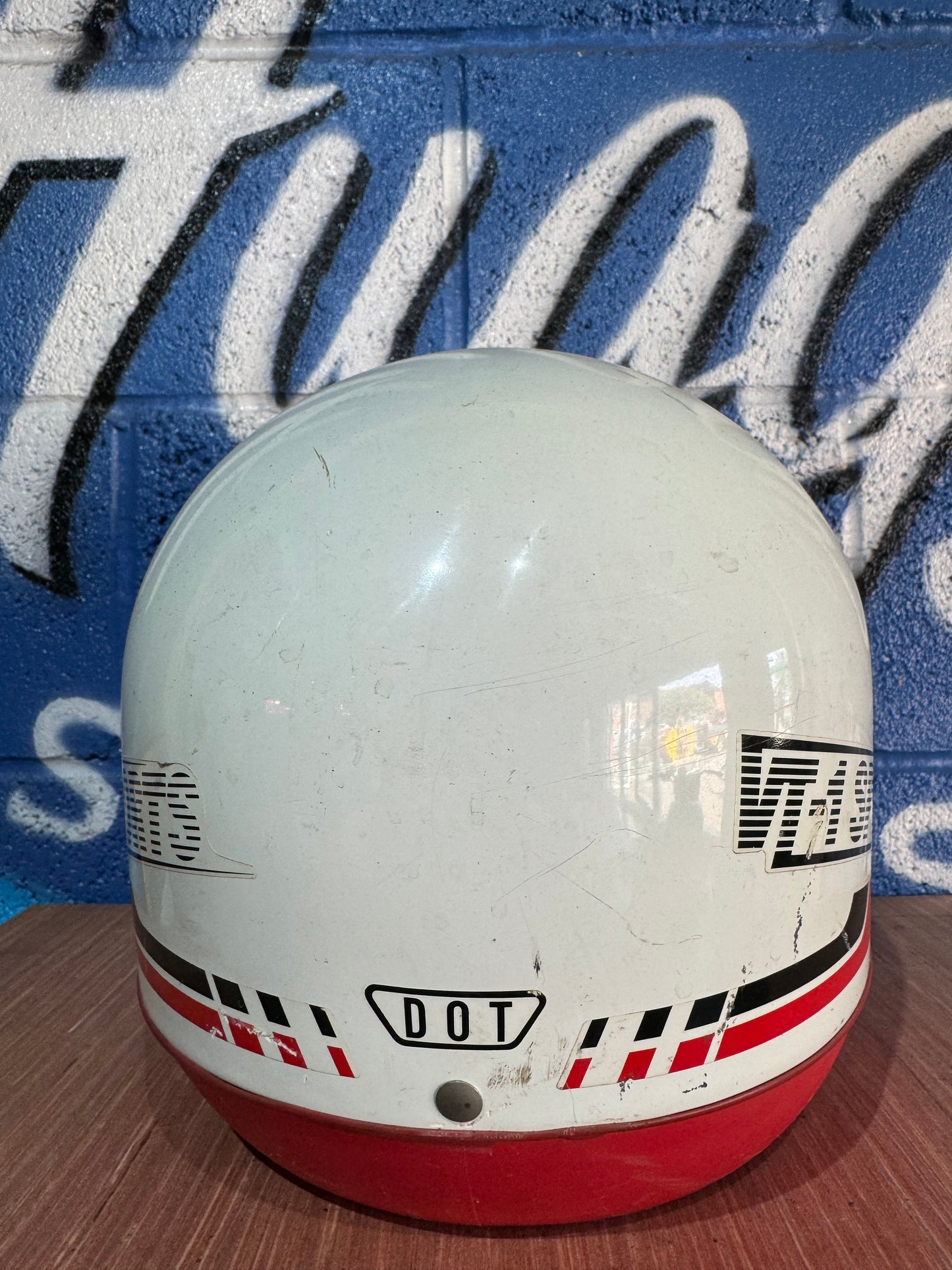 SHOEI VT-1 SPORTS 1987 WHITE AND RED LARGE MOTORBIKE HELMET