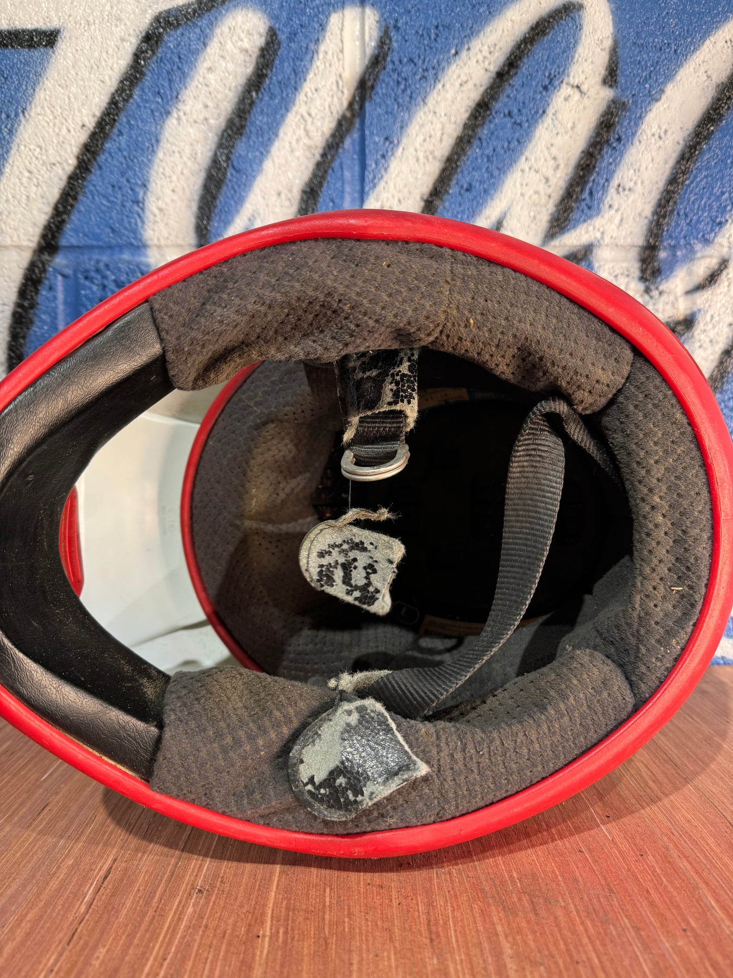 SHOEI VT-1 SPORTS 1987 WHITE AND RED LARGE MOTORBIKE HELMET