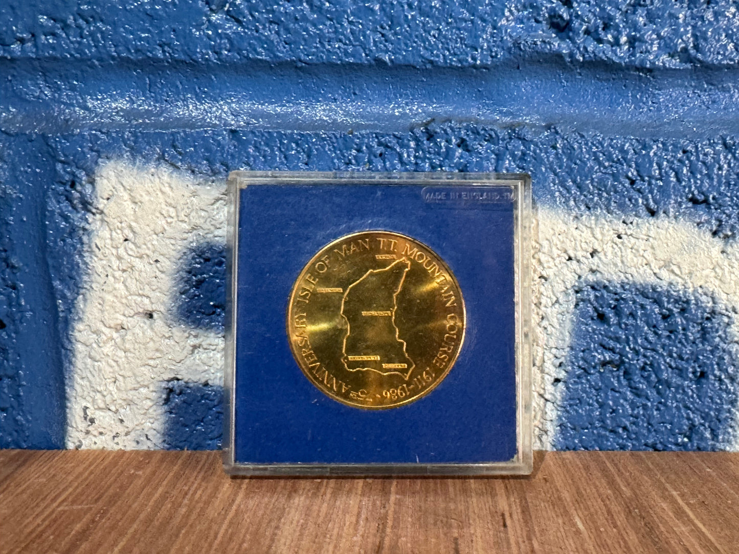 VINTAGE 1983 BRIAN READ FORMULA 2 TT WINNER COIN