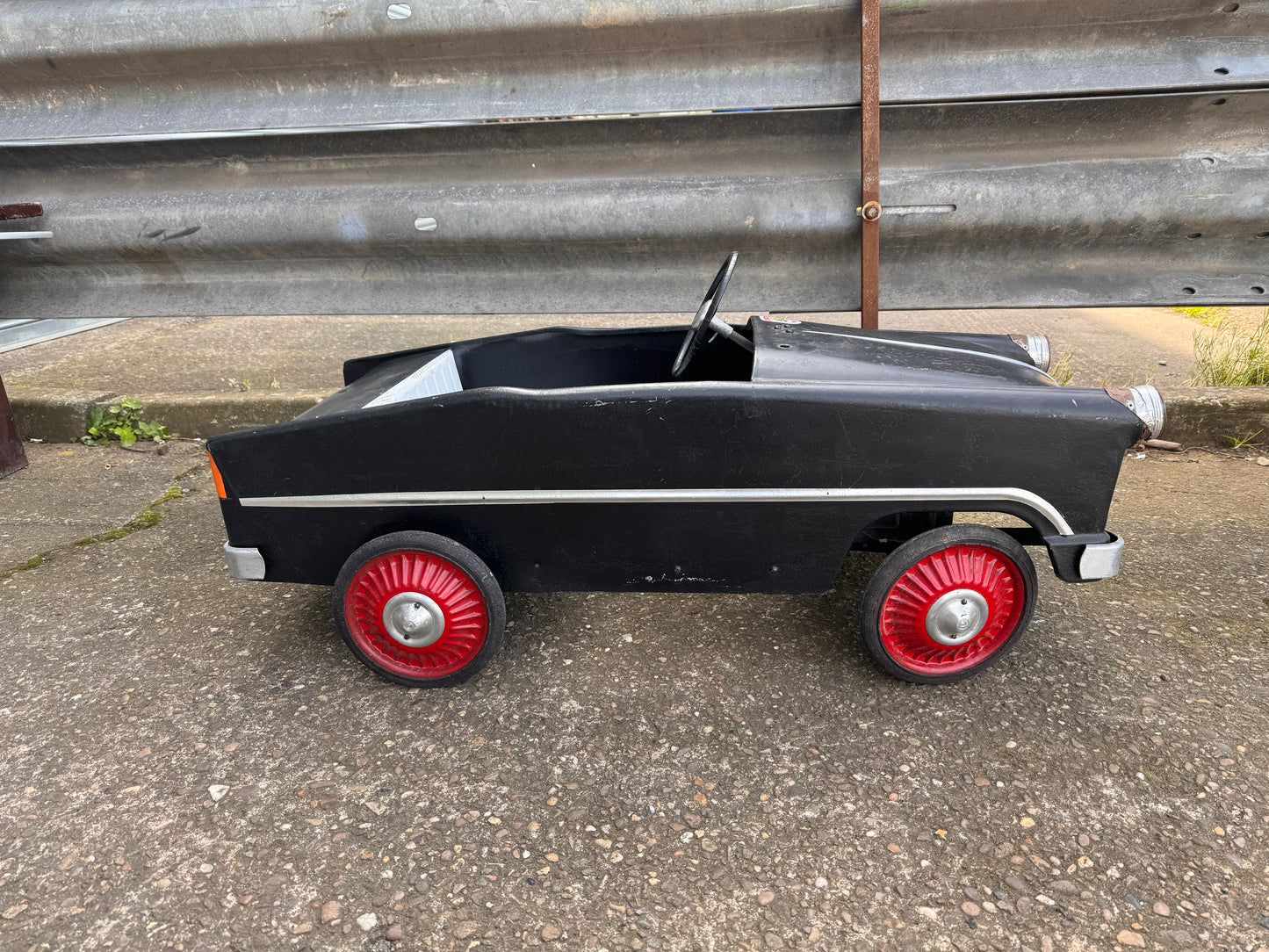 VINTAGE 1950'S? BLACK PEDAL CAR
