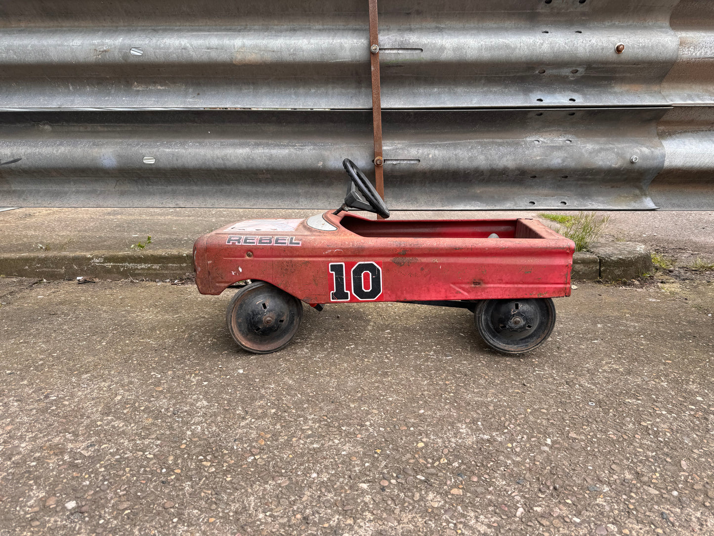 VINTAGE 1973 AMF GENERAL LEE RACE RED PEDAL CAR DUKES OF HAZZARD
