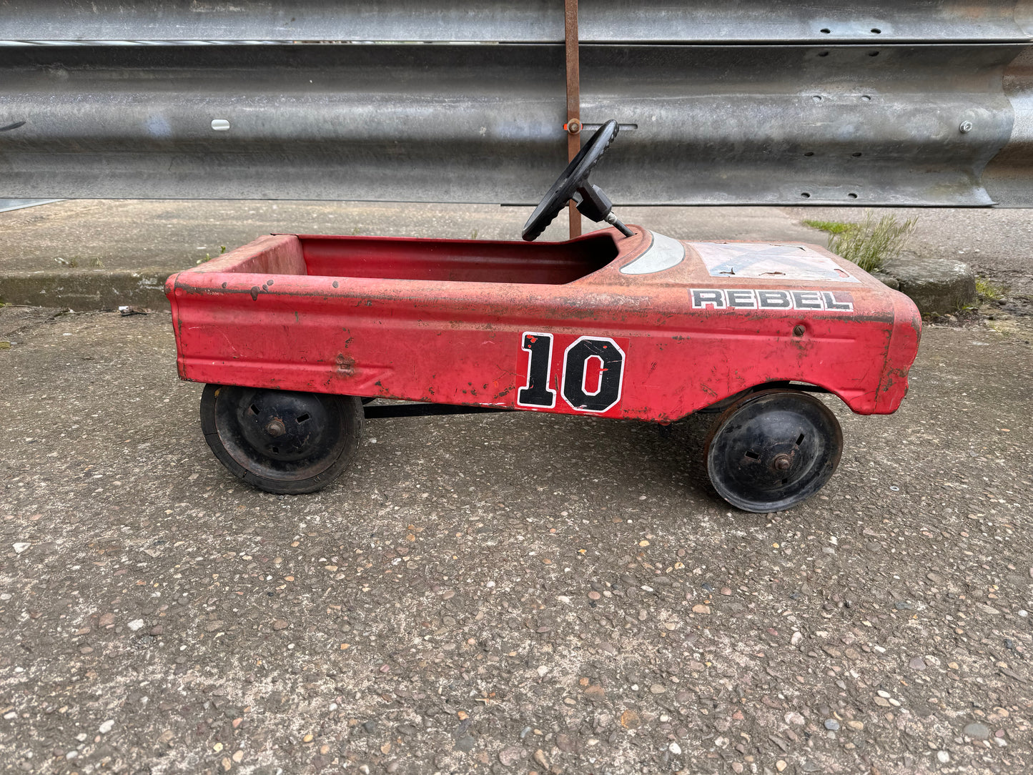 VINTAGE 1973 AMF GENERAL LEE RACE RED PEDAL CAR DUKES OF HAZZARD