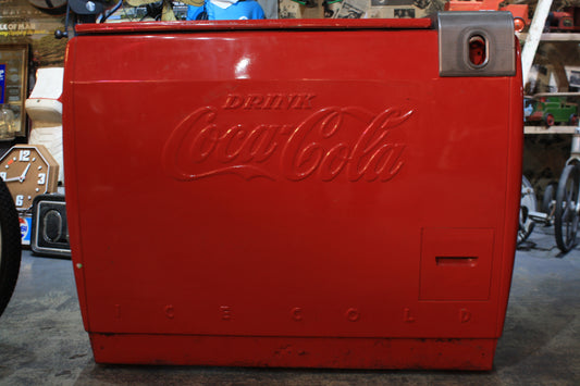 1960S VINTAGE COCA COLA DRINK REFRIDGERATOR