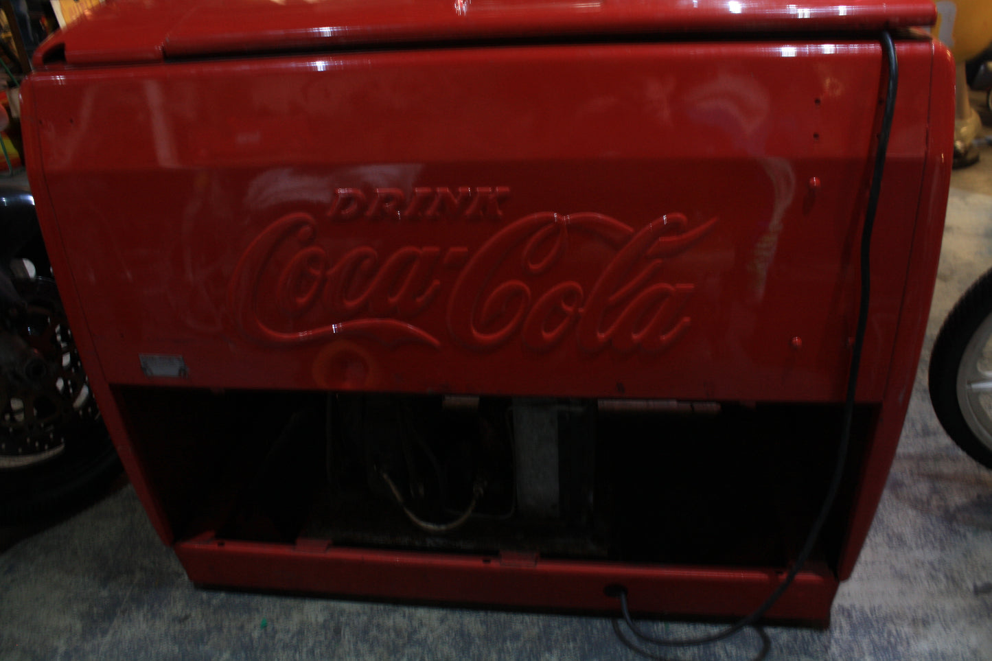 1960S VINTAGE COCA COLA DRINK REFRIDGERATOR