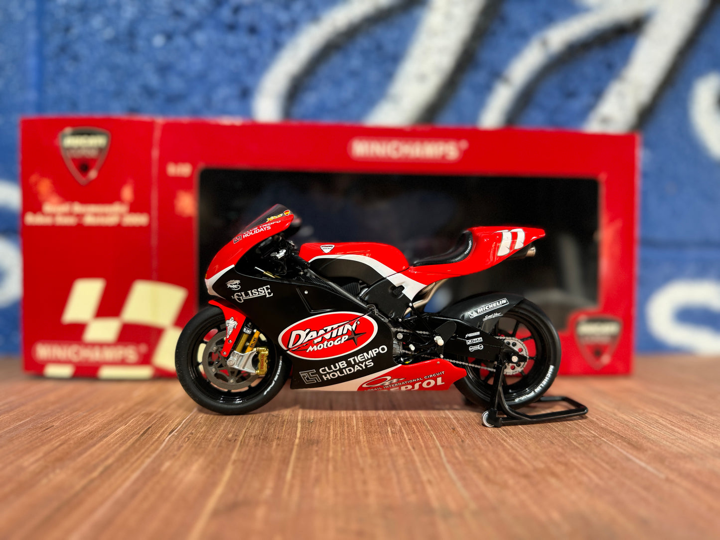 RARE DUCATI DESMOSEDICI RUBEN XAUS MOTOGP 2004