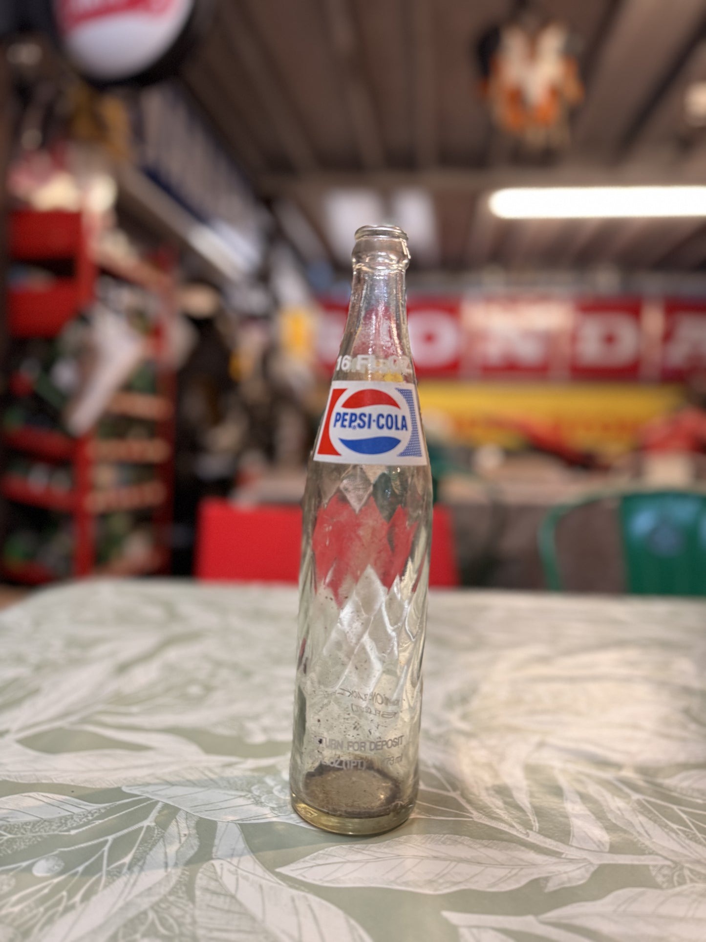 VINTAGE PEPSI-COLA MONEY BACK PINT GLASS BOTTLE