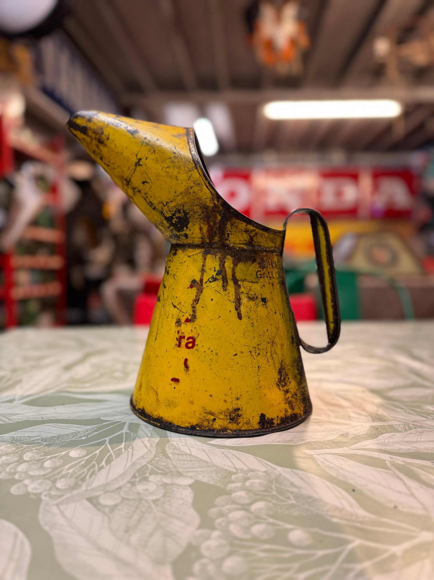 VINTAGE 2 LITRE (HALF GALLON) SHELL YELLOW PETROL/OIL JUG