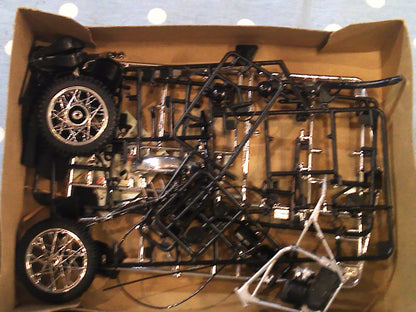Vintage 1976 Revell 1/12 scale BAJA HUSKY model bike set