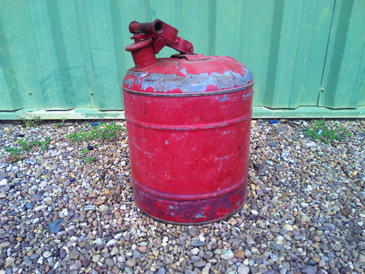 Metal oil canister