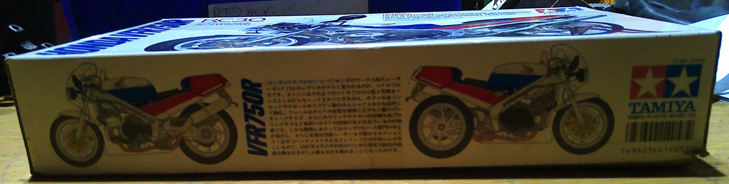 1988 Tamiya HONDA VFR750R model kit