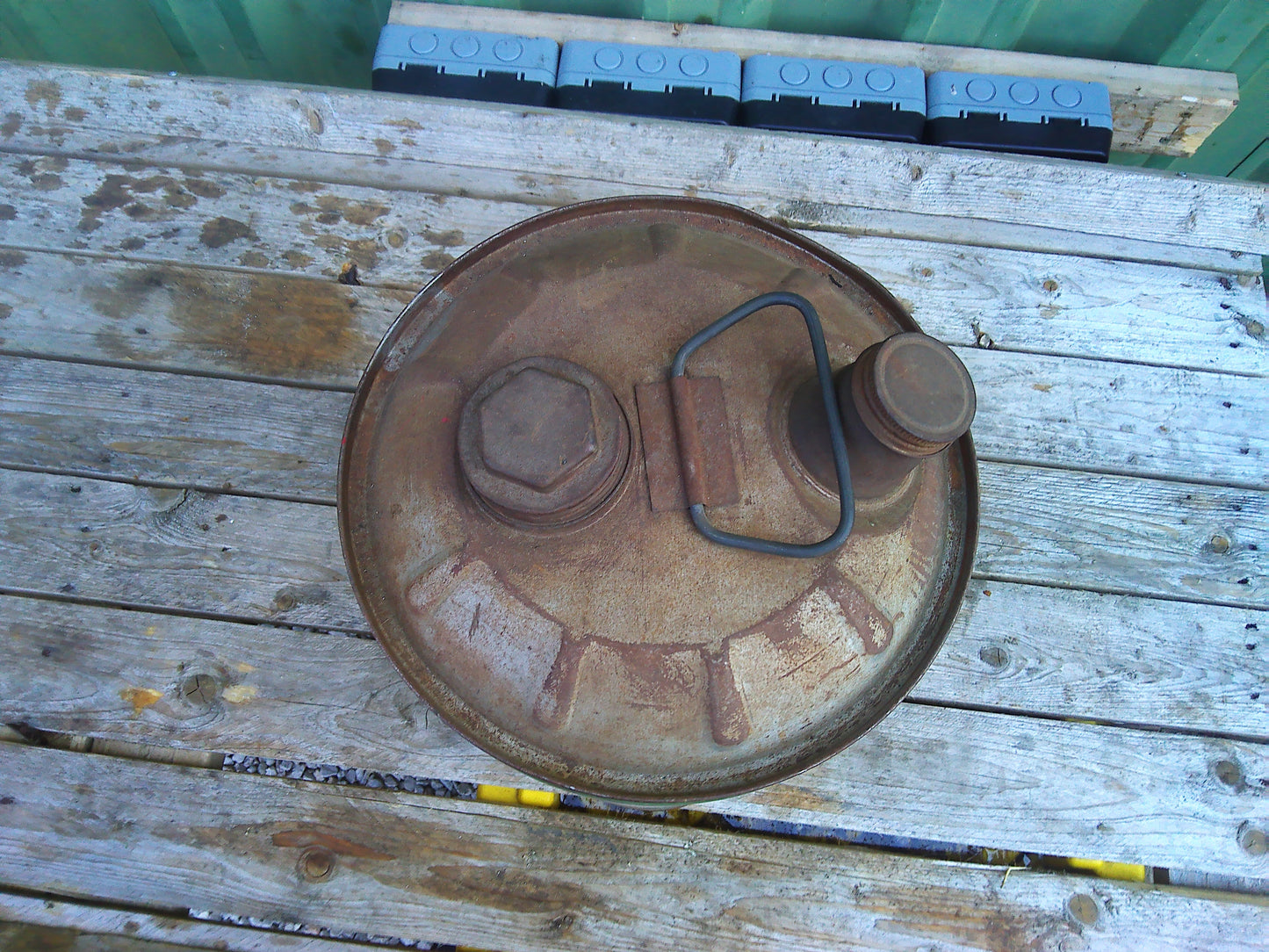 Jesco vintage metal oil can