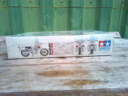 Tamiya Suzuki GSX750 Police Bike 1:12 model kit
