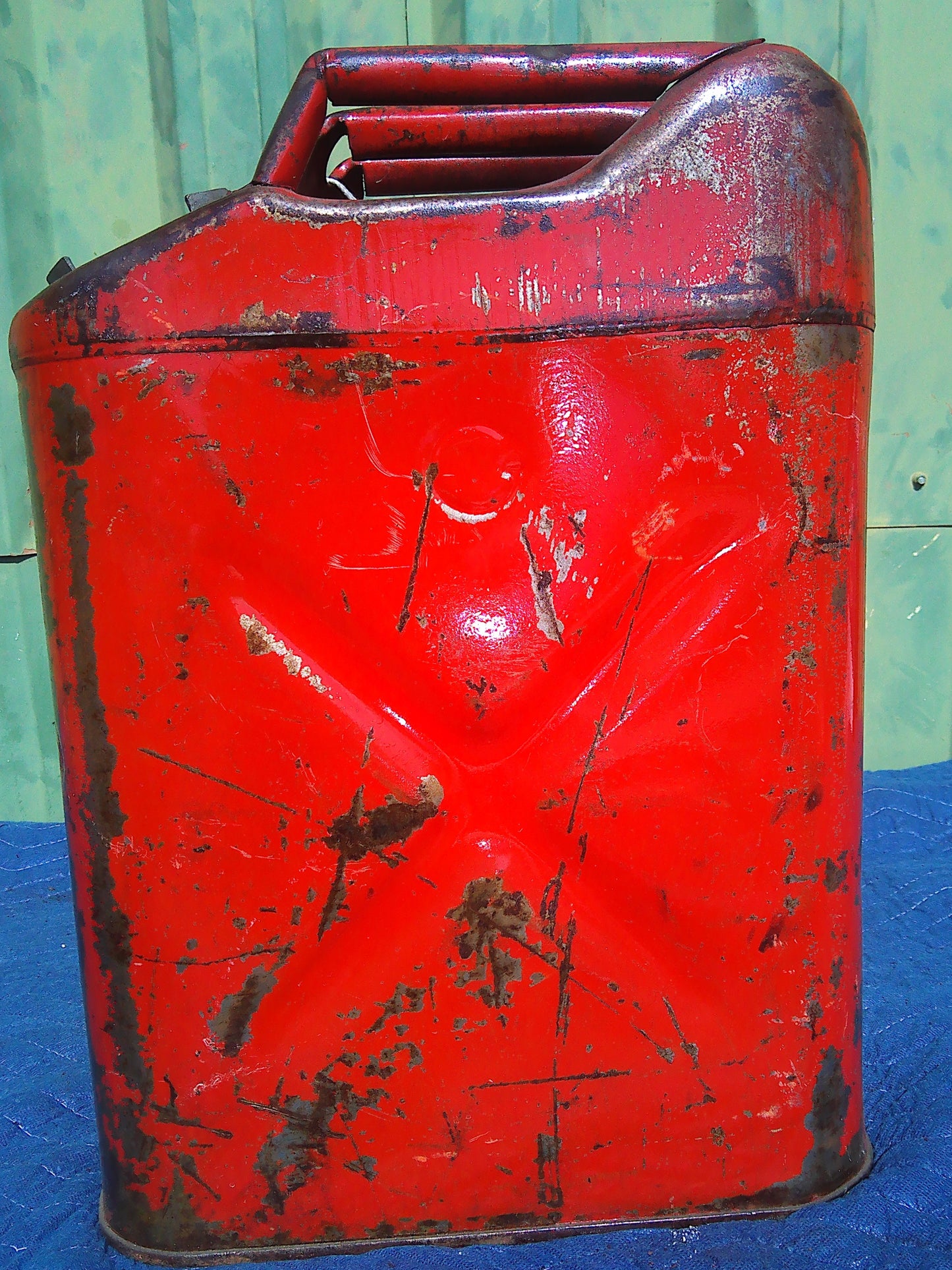 Vintage metal oil can turned display case