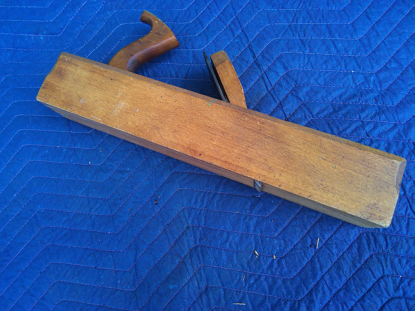 Set of 2 wood jack planes in a hand-made carrier