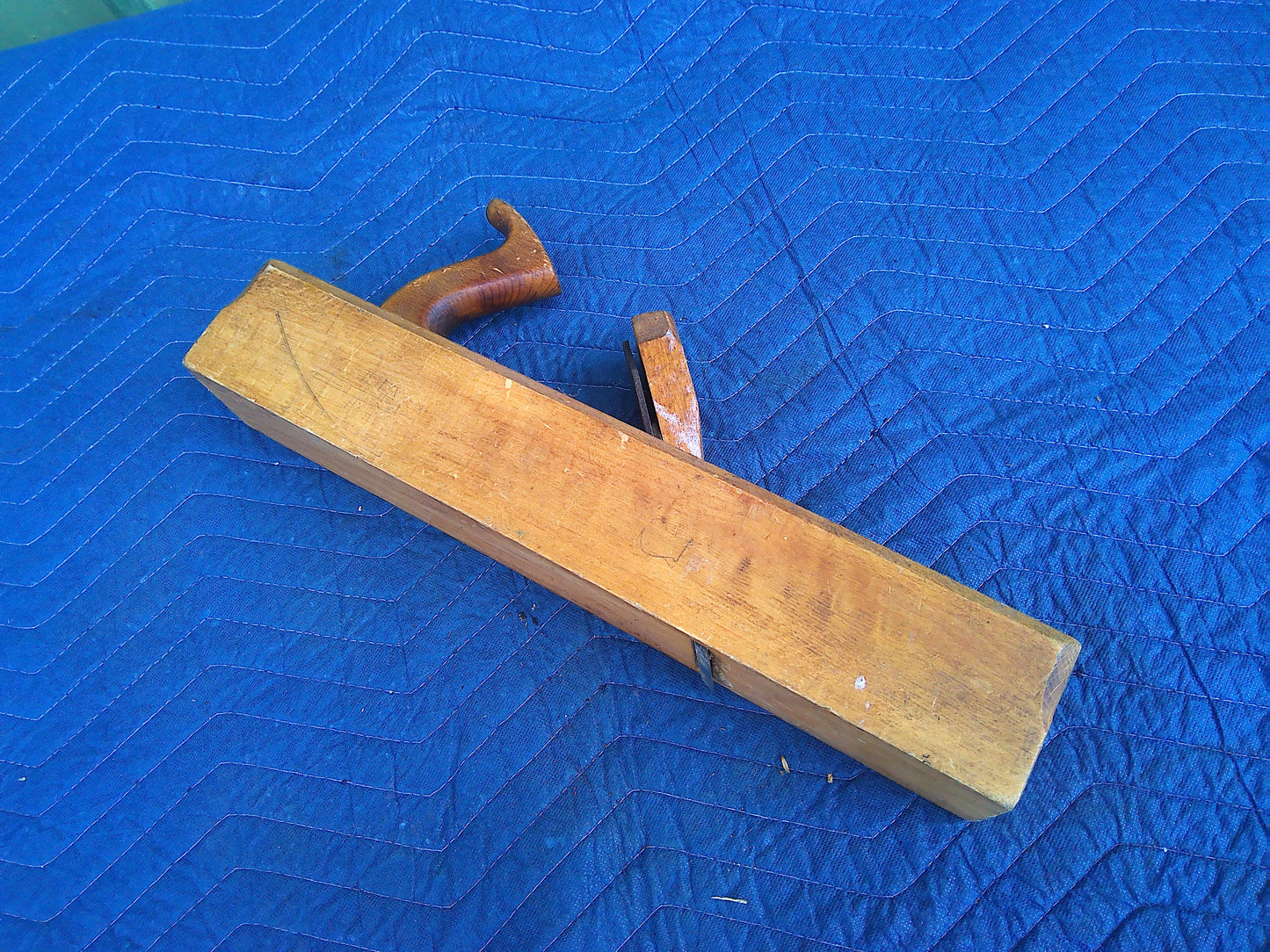 Set of 2 wood jack planes in a hand-made carrier