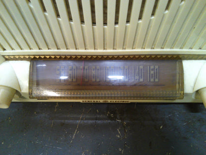 1951 General Electric Tube Radio