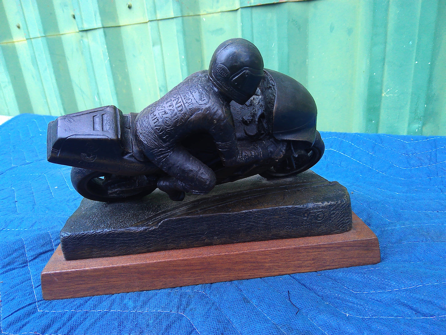 Joey Dunlop 1985 Victory at Formula 1 TT limited edition statue
