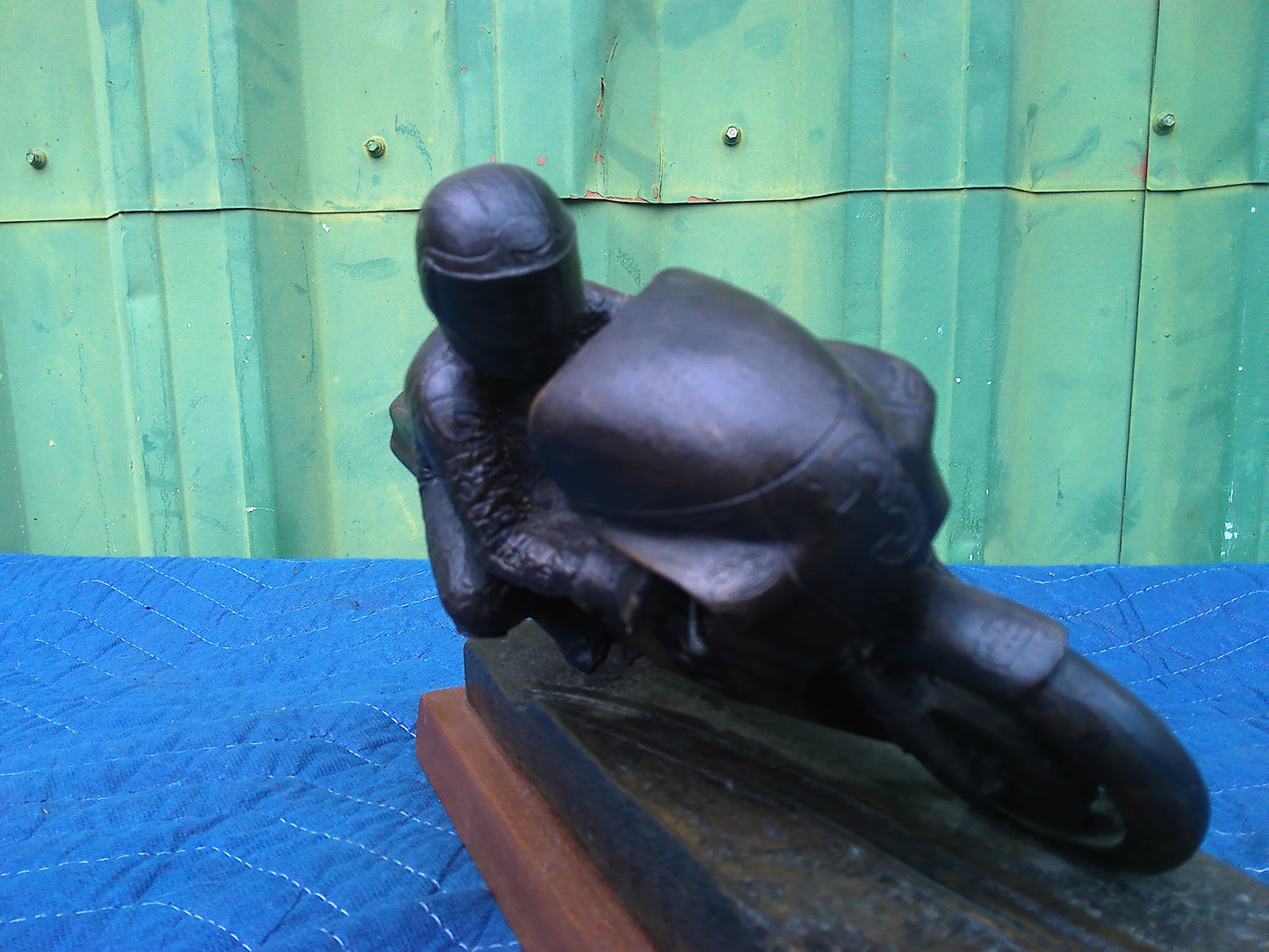Joey Dunlop 1985 Victory at Formula 1 TT limited edition statue