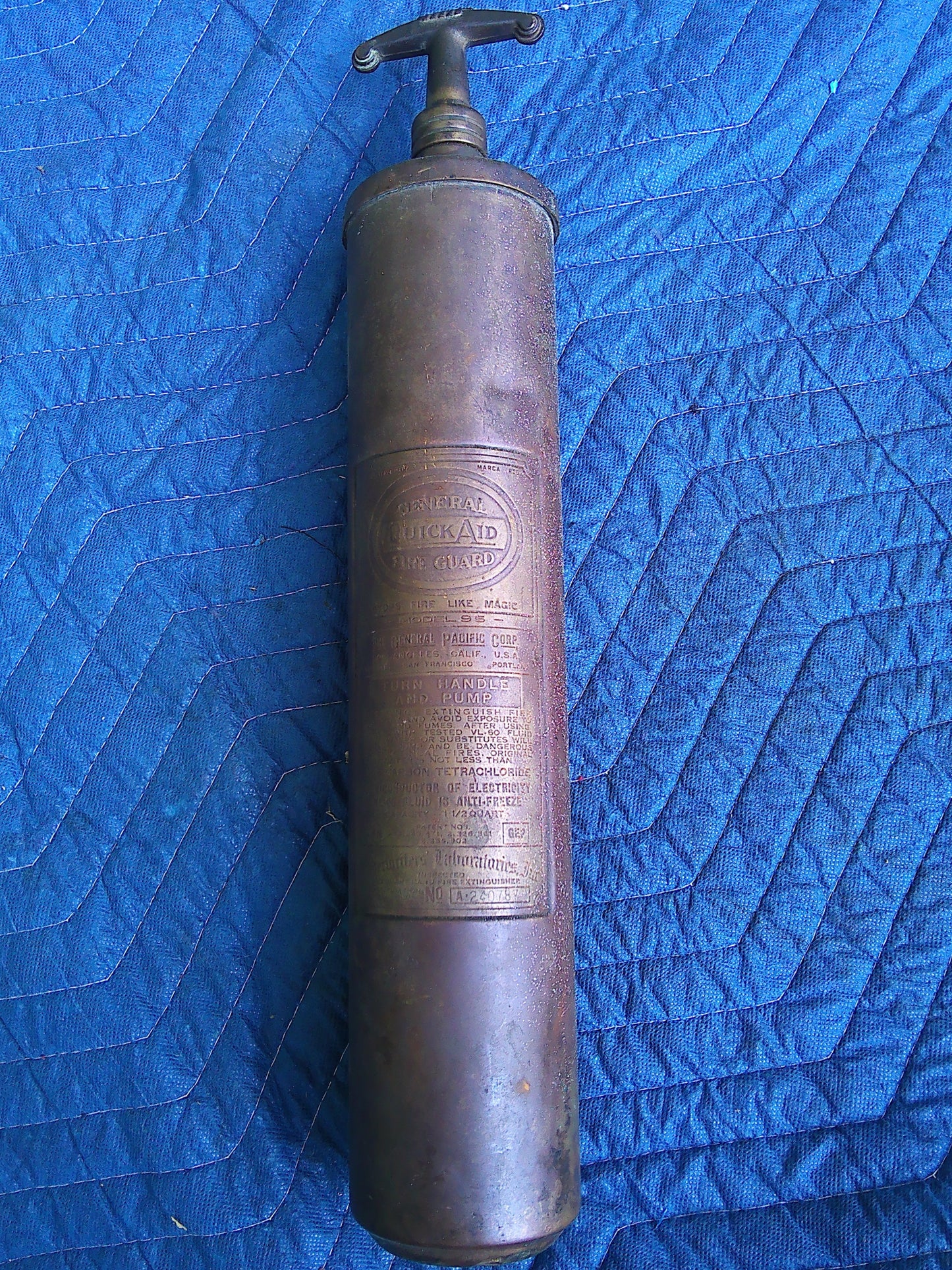 Vintage General Quick Aid fire extinguisher
