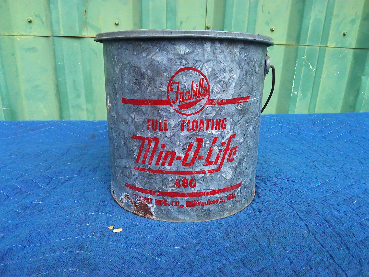 Vintage Frabill Min-O-Life minnow bucket