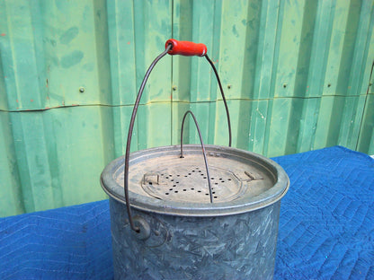 Vintage Frabill Min-O-Life minnow bucket