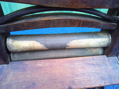 Vintage wooden drying mangle/wringer